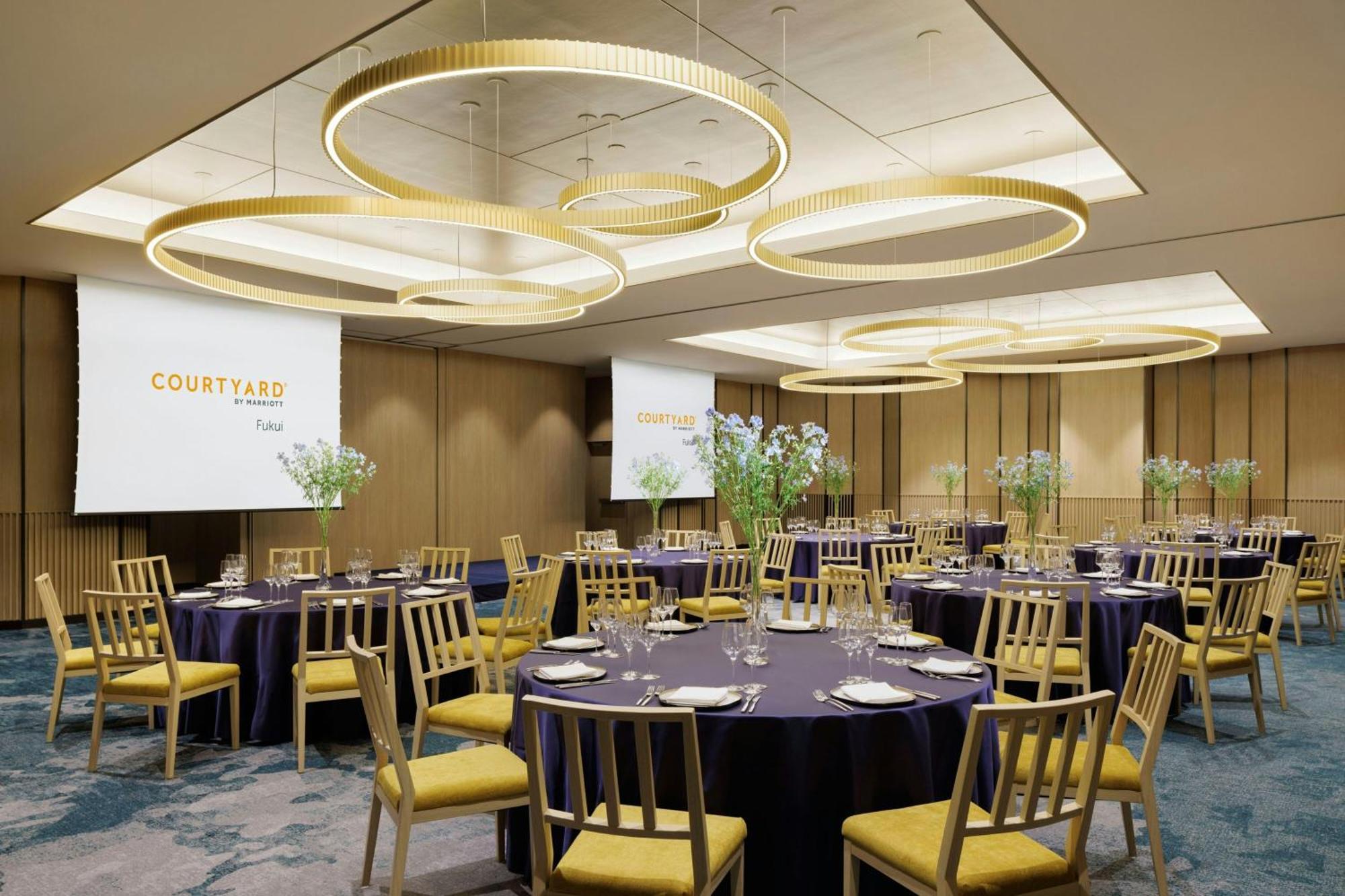 Courtyard By Marriott Fukui Hotell Exteriör bild