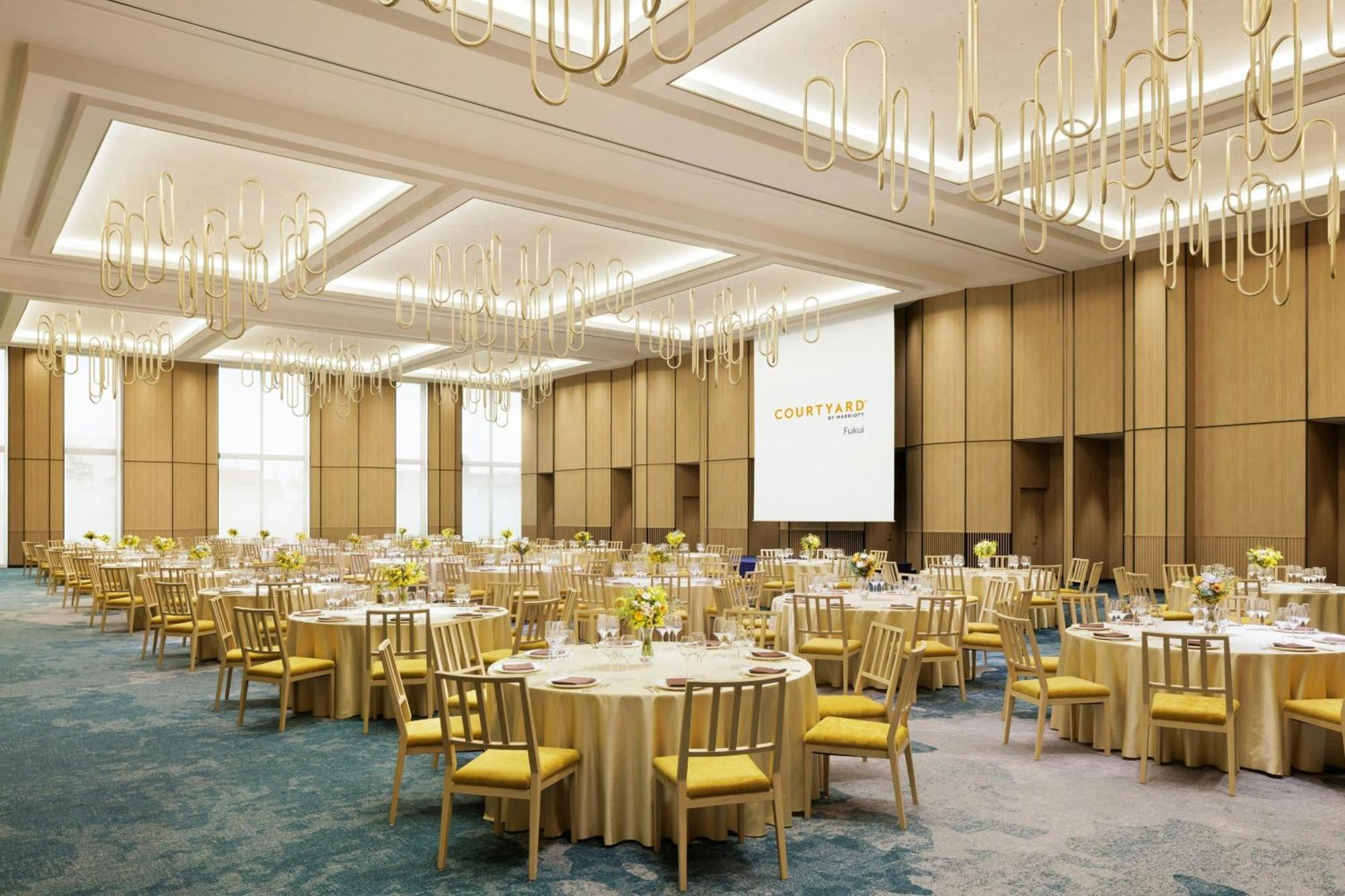 Courtyard By Marriott Fukui Hotell Exteriör bild